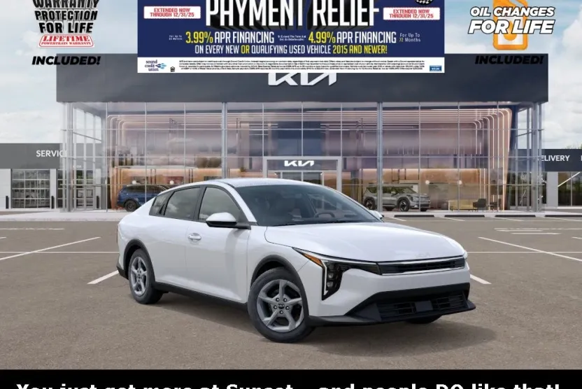 2025 Kia K4 LXS photo 1