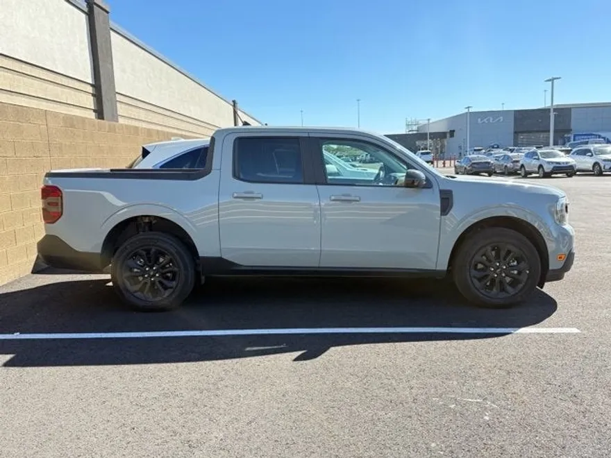 2024 Ford Maverick Lariat photo 1
