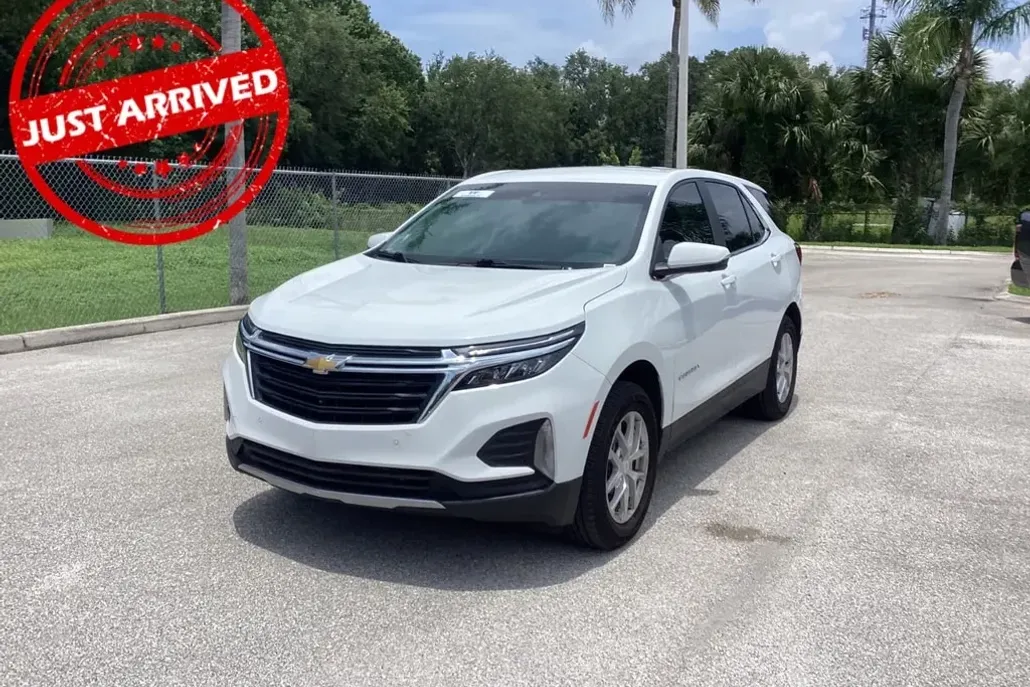 2024 Chevrolet Equinox LT photo 1