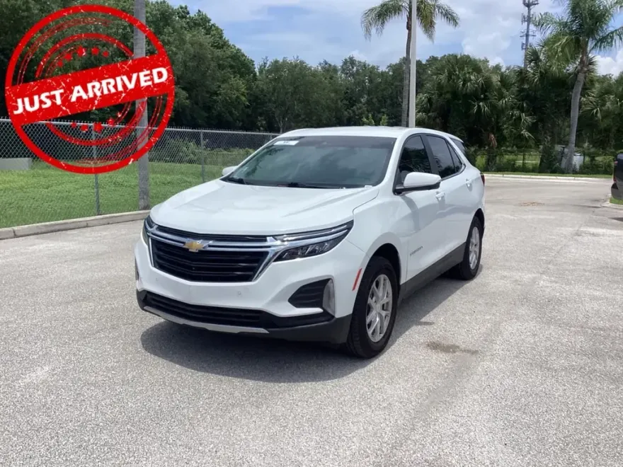 2024 Chevrolet Equinox LT photo 1