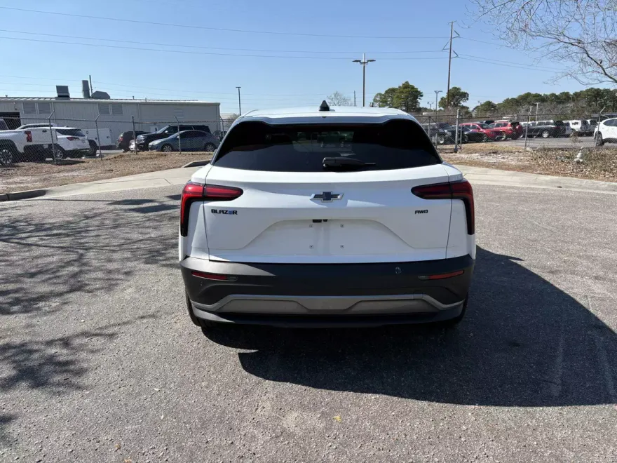 2024 Chevrolet Blazer EV photo 1