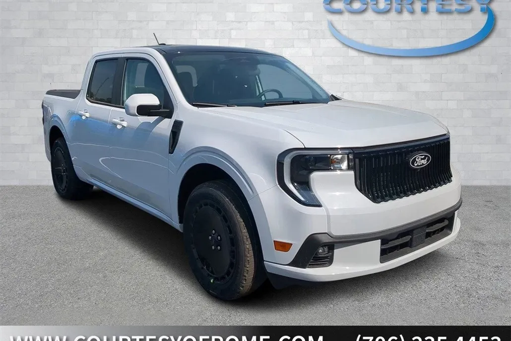 2025 Ford Maverick photo 1