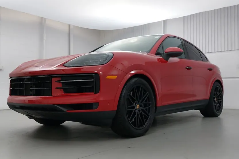 2025 Porsche Cayenne Coupe photo 1