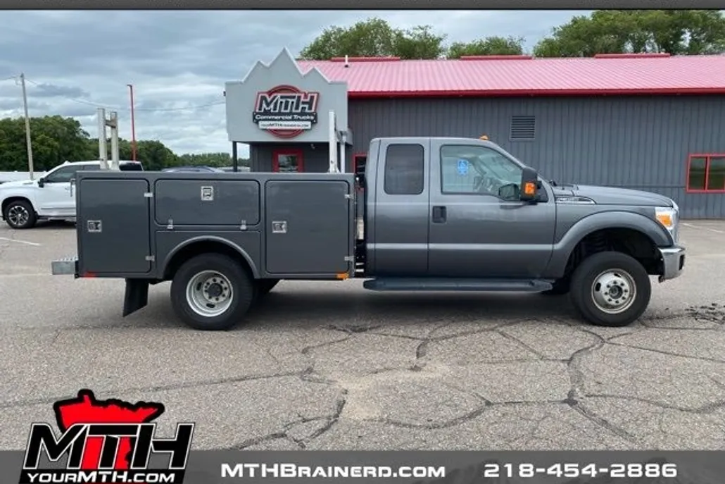 2015 Ford F-350 photo 1