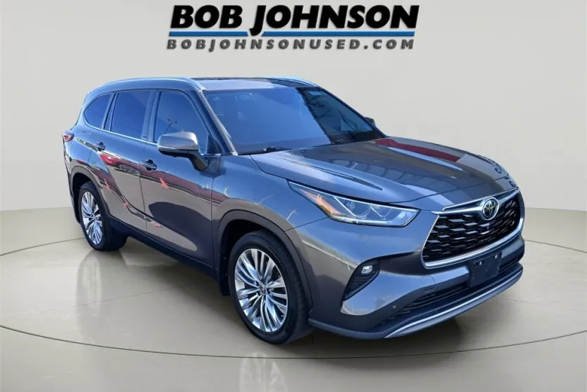 2023 Toyota Highlander Platinum photo 1