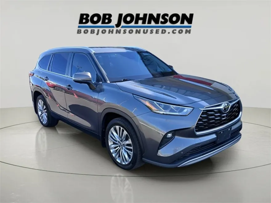 2023 Toyota Highlander Platinum photo 1