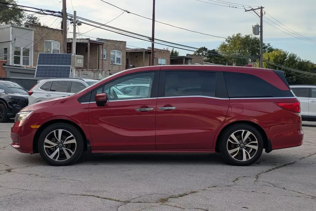 2022 Honda Odyssey Touring photo 1