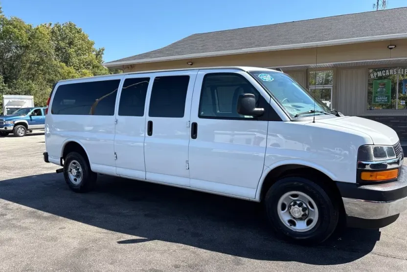 2020 Chevrolet Express LT 3500 photo 1