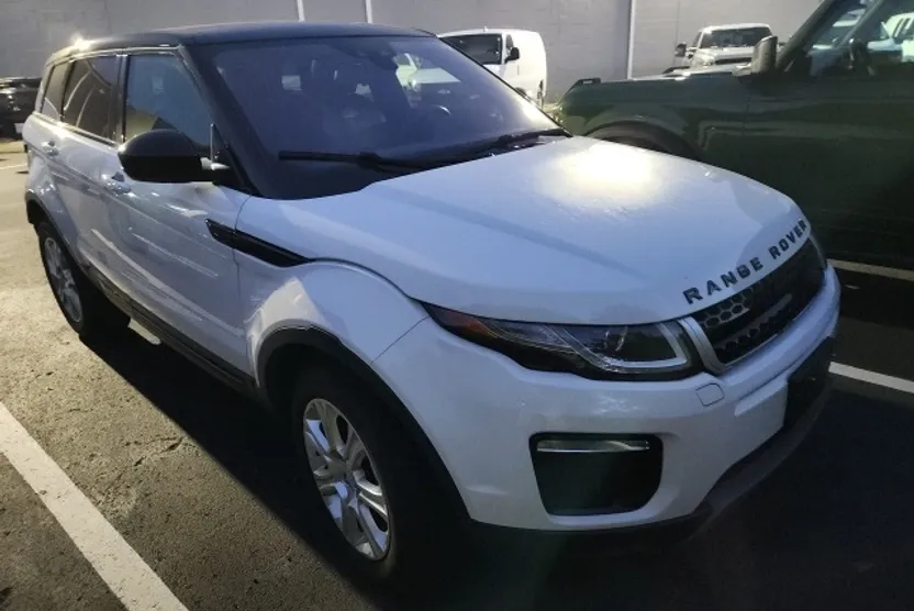 2019 Land Rover Range Rover Evoque SE photo 1