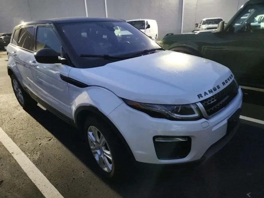 2019 Land Rover Range Rover Evoque SE photo 1