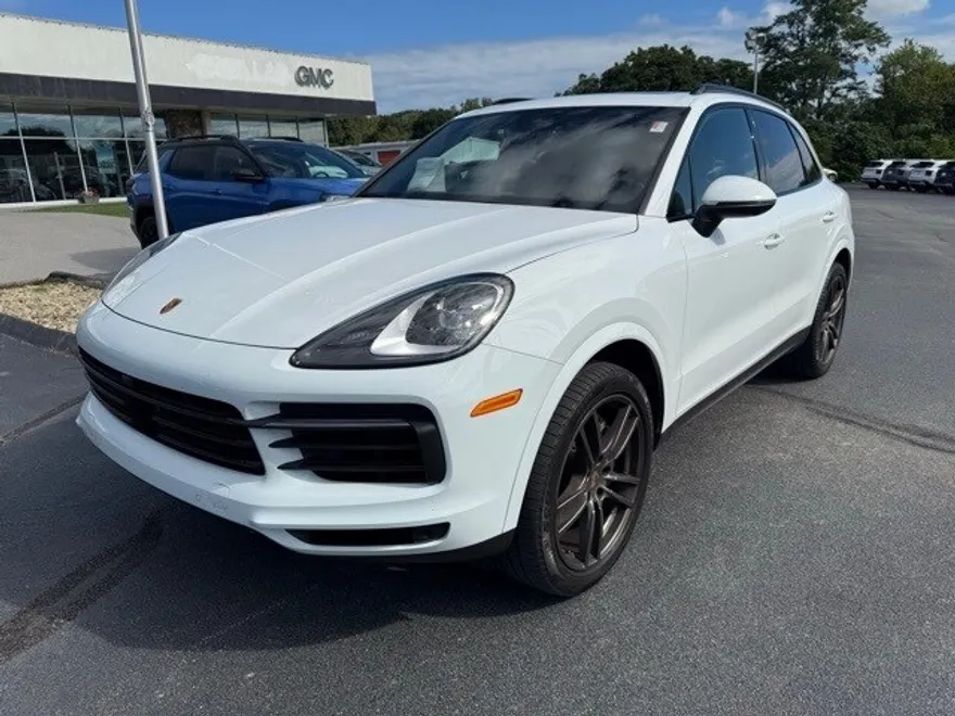 2023 Porsche Cayenne Platinum Edition photo 1