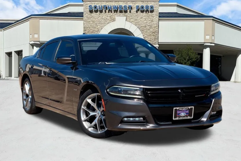 2016 Dodge Charger R/T photo 1