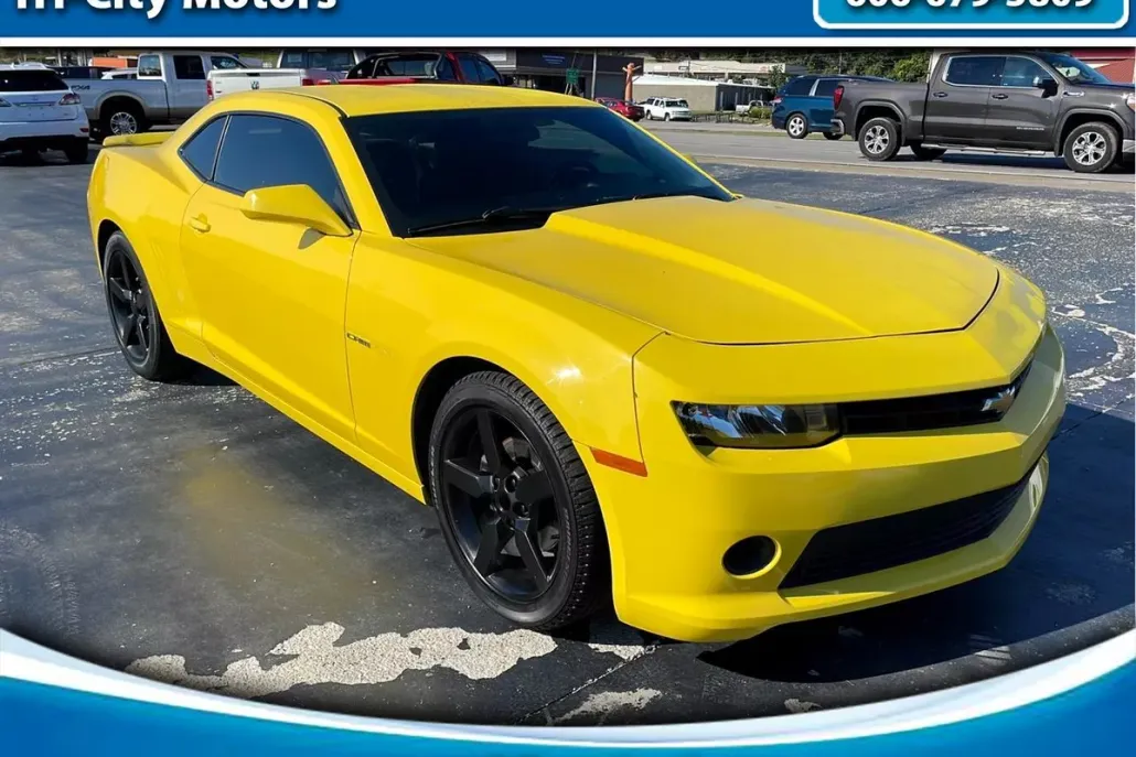 2015 Chevrolet Camaro 1LT photo 1