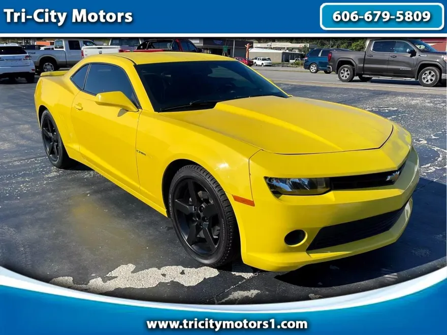 2015 Chevrolet Camaro 1LT photo 1