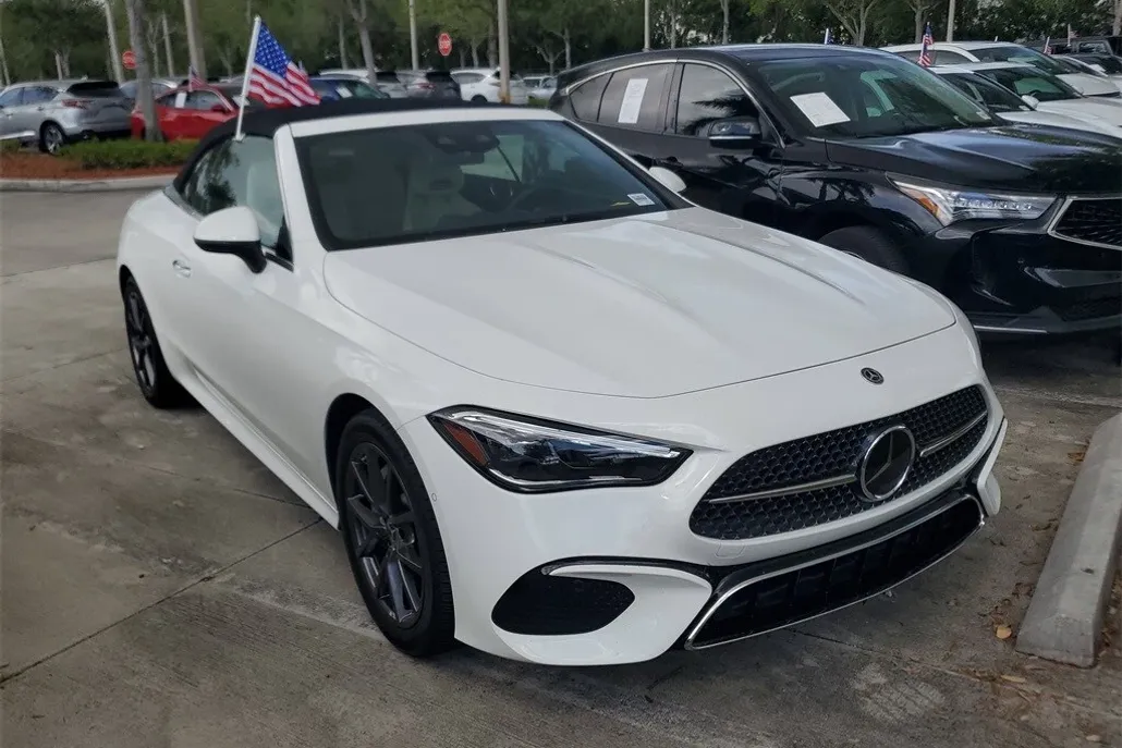2024 Mercedes Benz CLE 300 4MATIC Cabriolet photo 1