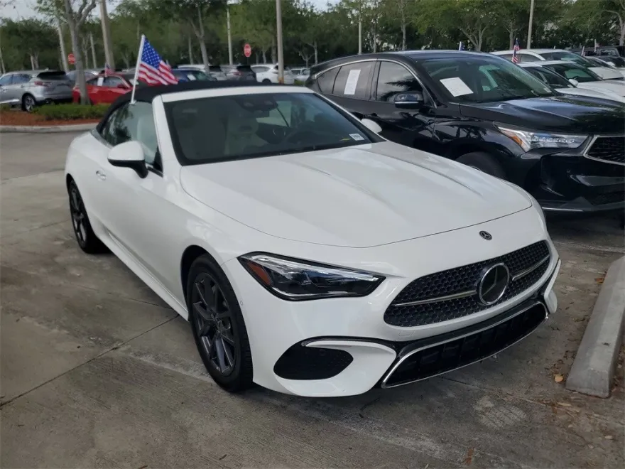 2024 Mercedes Benz CLE 300 4MATIC Cabriolet photo 1