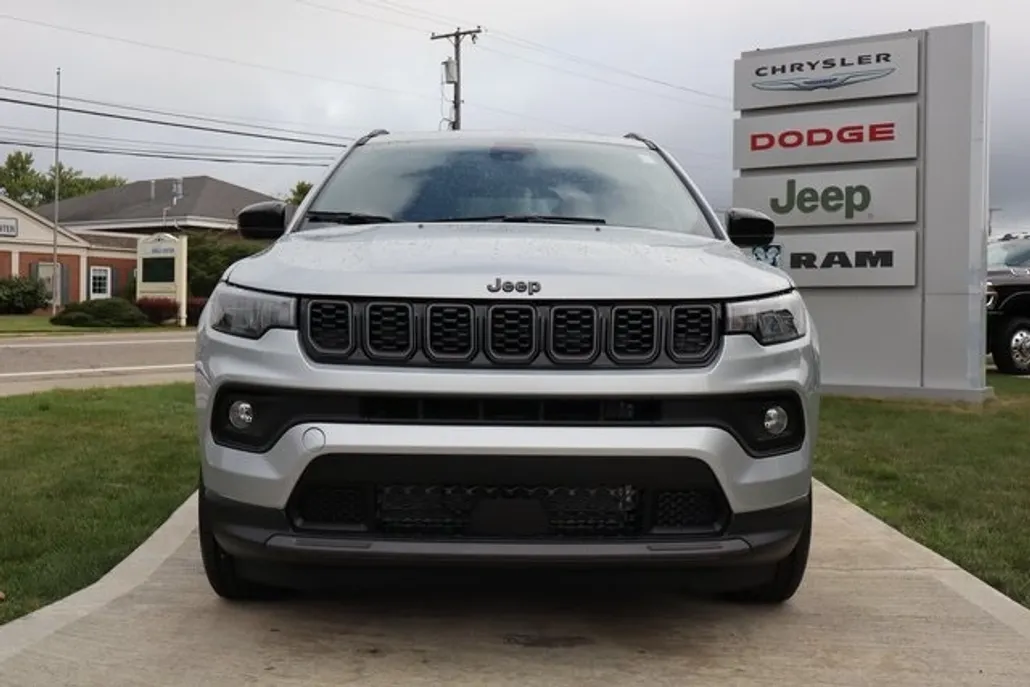 2025 Jeep Compass Latitude photo 1