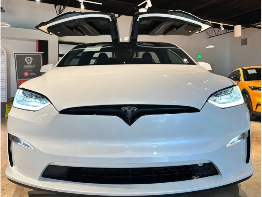 2023 Tesla Model X Standard Range photo 1
