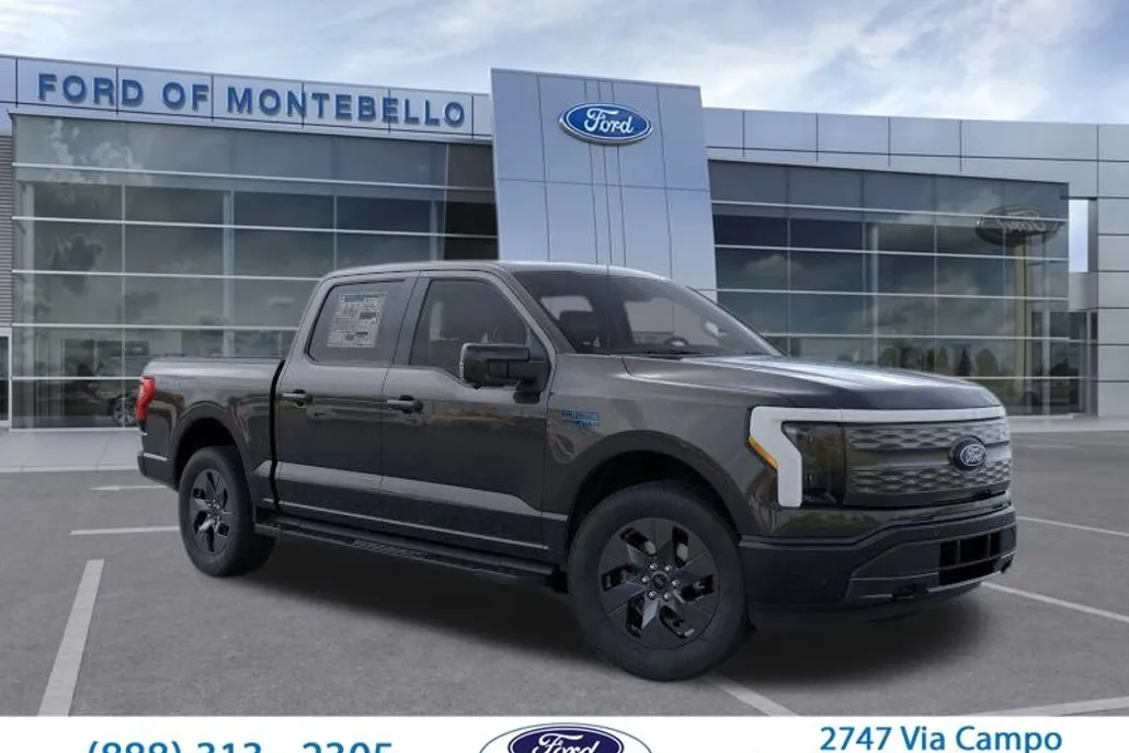 2025 Ford F-150 Lightning Lariat photo 1