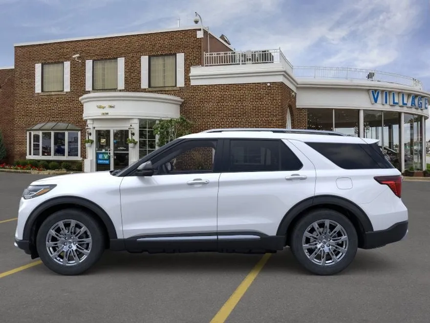 2025 Ford Explorer Platinum photo 1