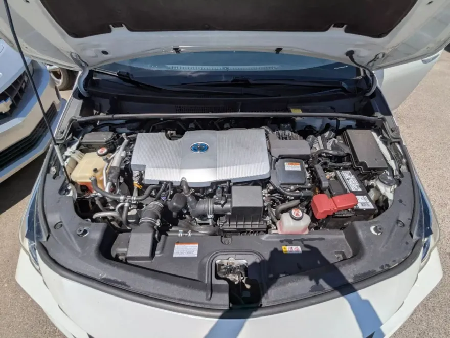 2017 Toyota Prius Prime Premium photo 1