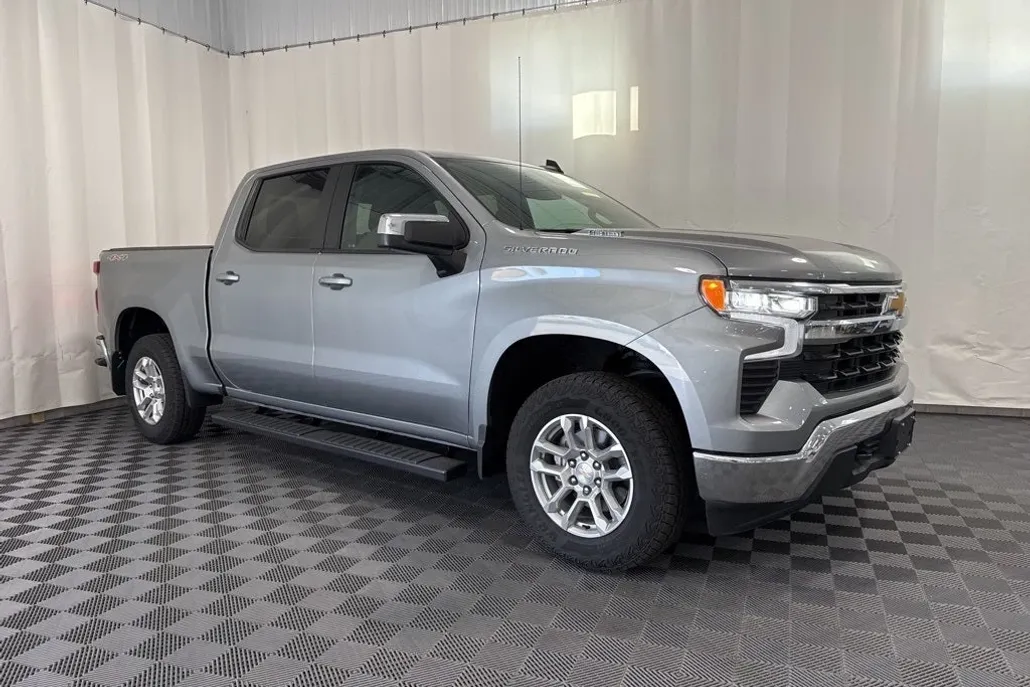 2024 Chevrolet Silverado 1500 LT photo 1