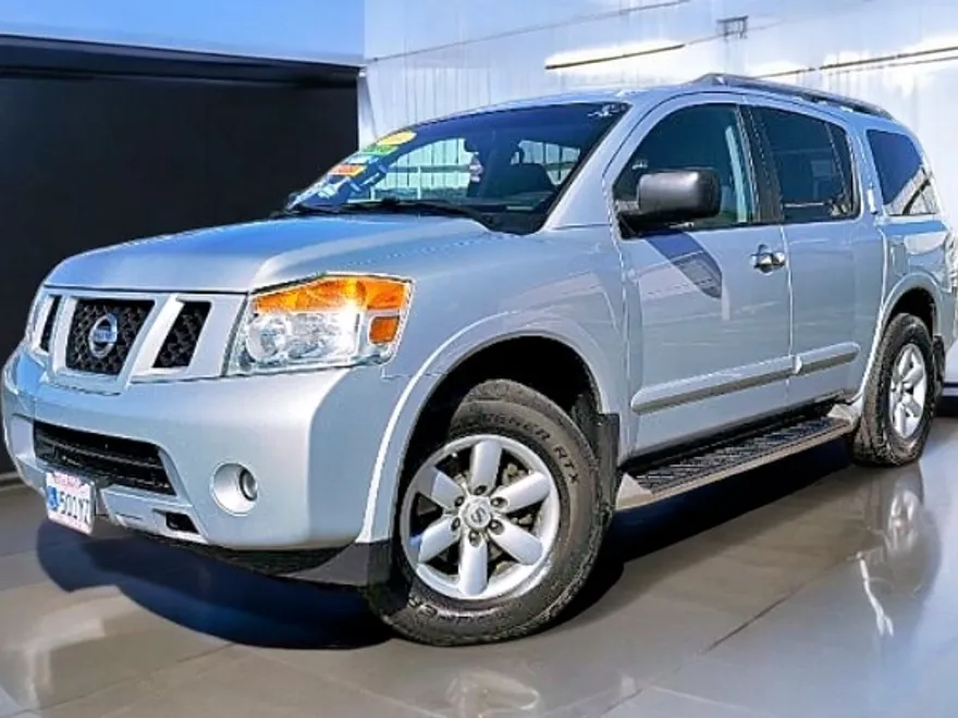2014 Nissan Armada SV photo 1