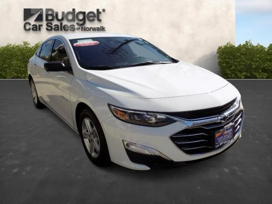 2023 Chevrolet Malibu LS photo 1
