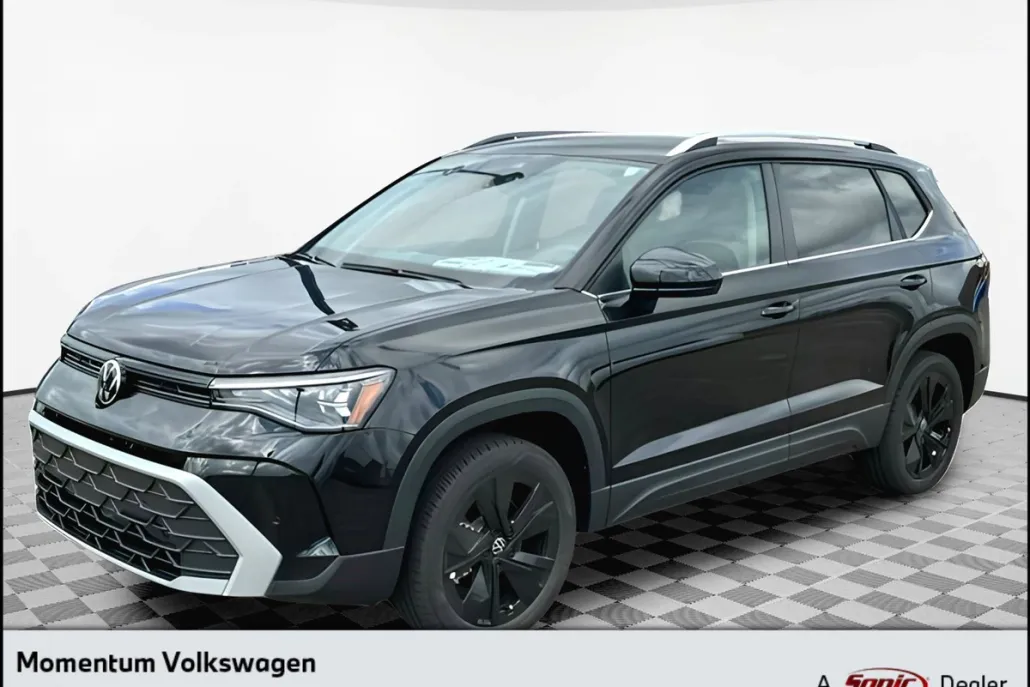 2025 Volkswagen Taos SE photo 1
