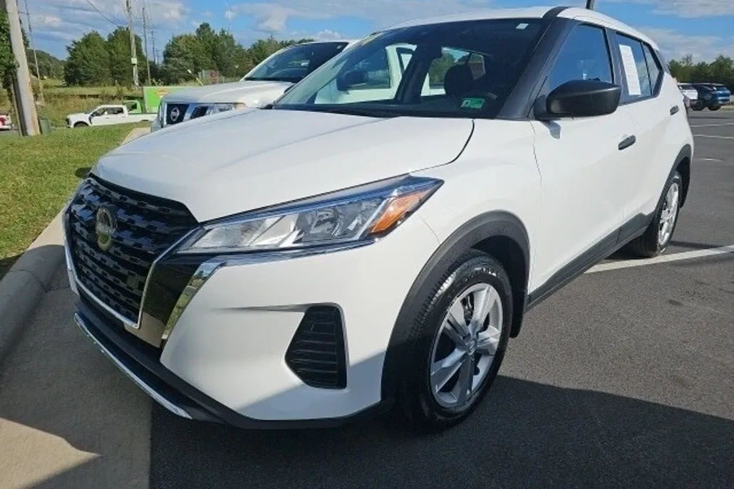 2024 Nissan Kicks S photo 1