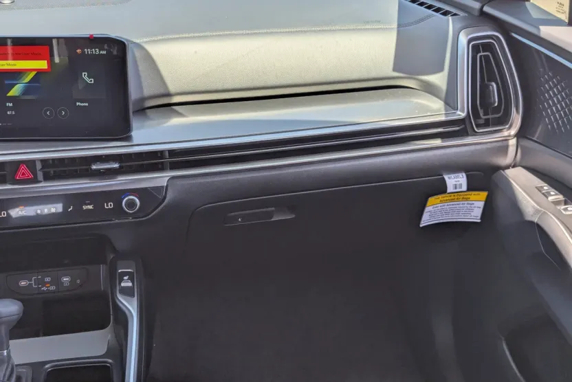 2025 Kia Sorento S photo 1