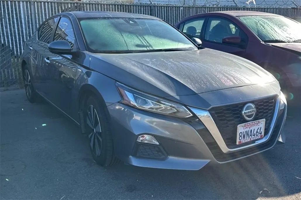 2021 Nissan Altima 2.5 SV photo 1