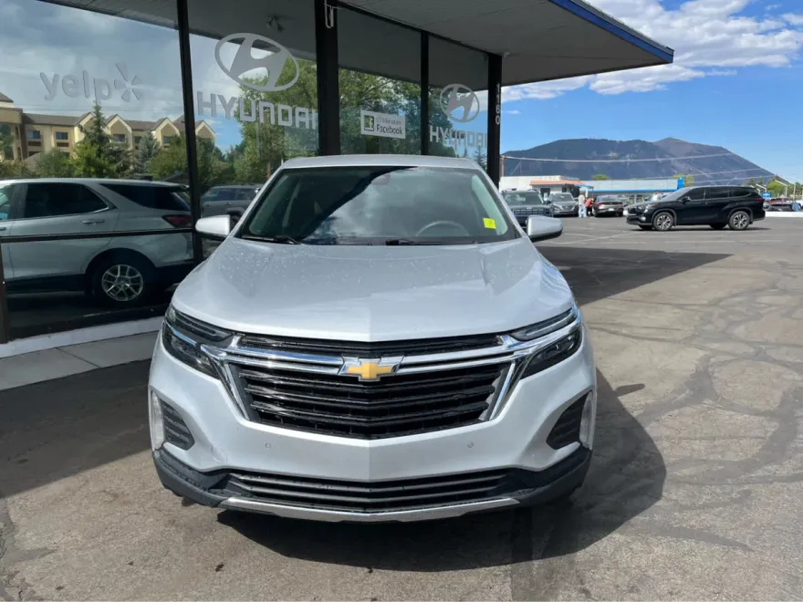 2022 Chevrolet Equinox LT photo 1
