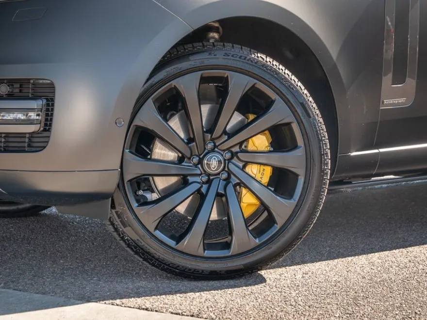 2025 Land Rover Range Rover Autobiography photo 1