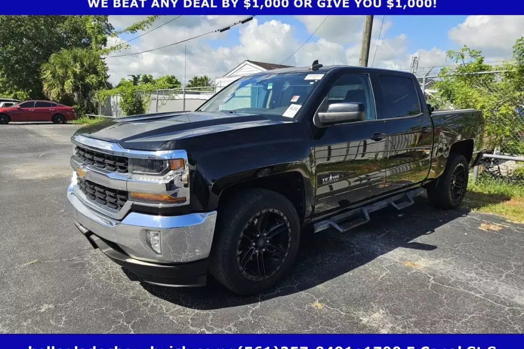 2017 Chevrolet Silverado 1500 LT photo 1