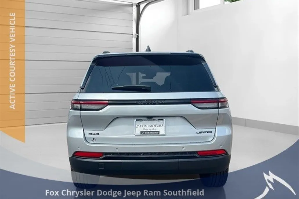 2025 Jeep Grand Cherokee Limited photo 1