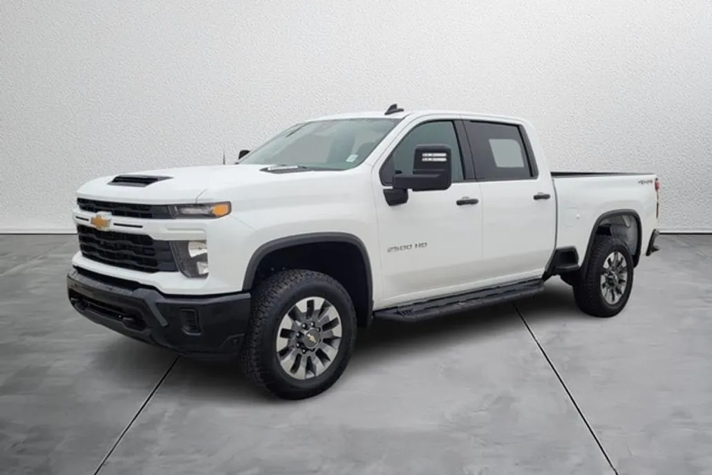 2025 Chevrolet Silverado 2500HD Custom photo 1