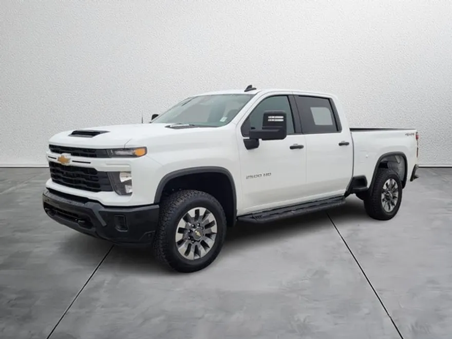 2025 Chevrolet Silverado 2500HD Custom photo 1