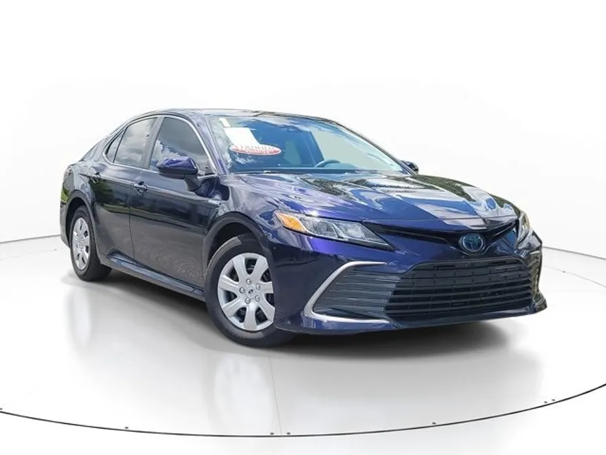 2021 Toyota Camry Hybrid LE photo 1