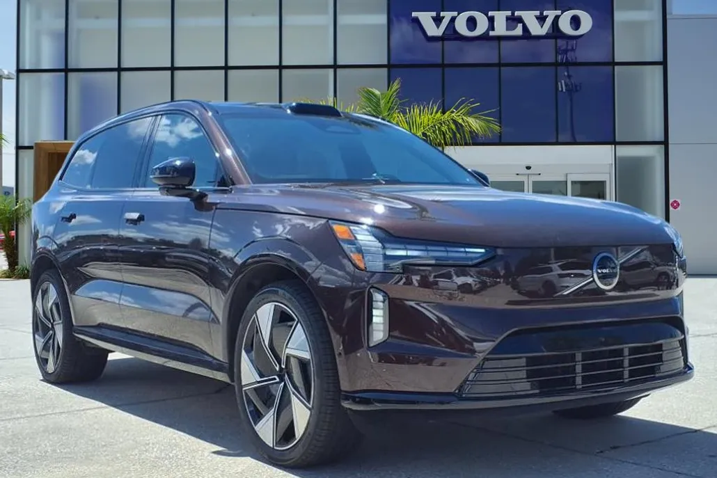 2025 Volvo EX90 Twin Motor Performance Ultra photo 1