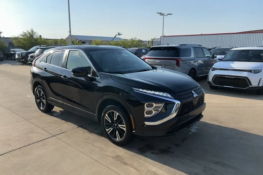 2024 Mitsubishi Eclipse Cross SE photo 1