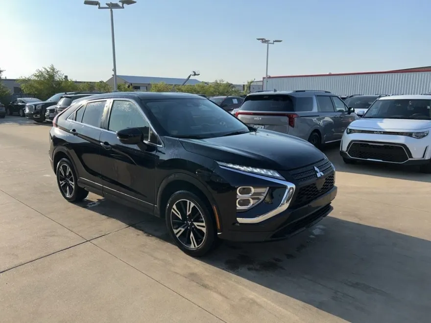 2024 Mitsubishi Eclipse Cross SE photo 1