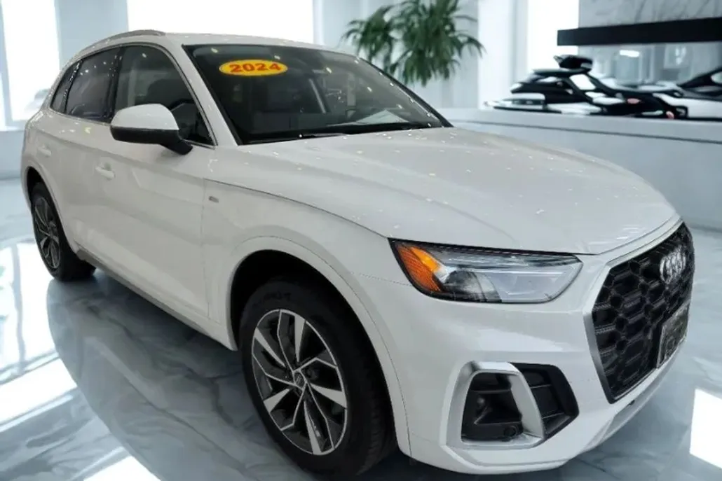 2024 Audi Q5 45 TFSI S line Premium Plus photo 1