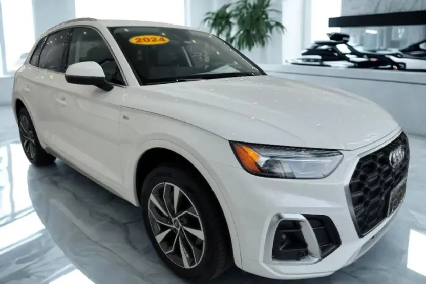 2024 Audi Q5 45 TFSI S line Premium Plus photo 1