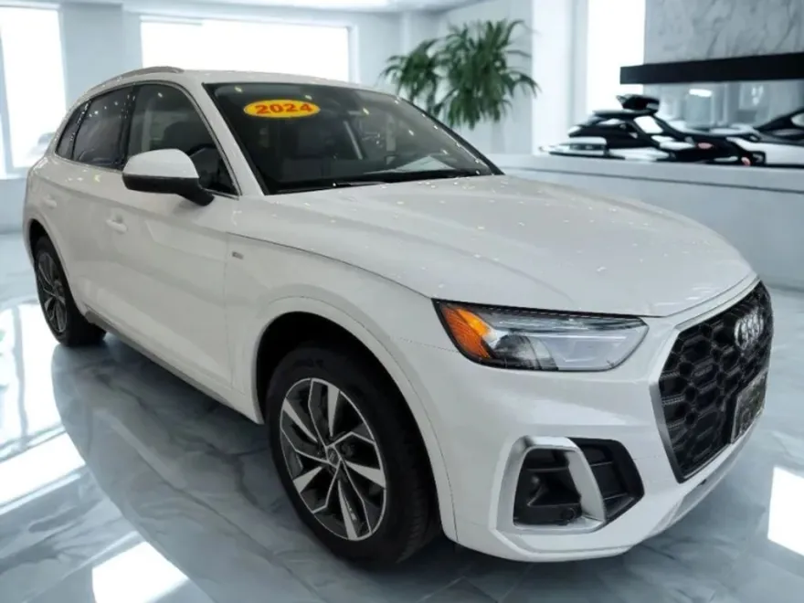 2024 Audi Q5 45 TFSI S line Premium Plus photo 1