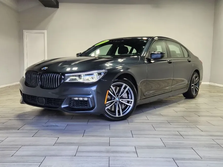 2019 Bmw 750i / B7 xDrive Sedan photo 1