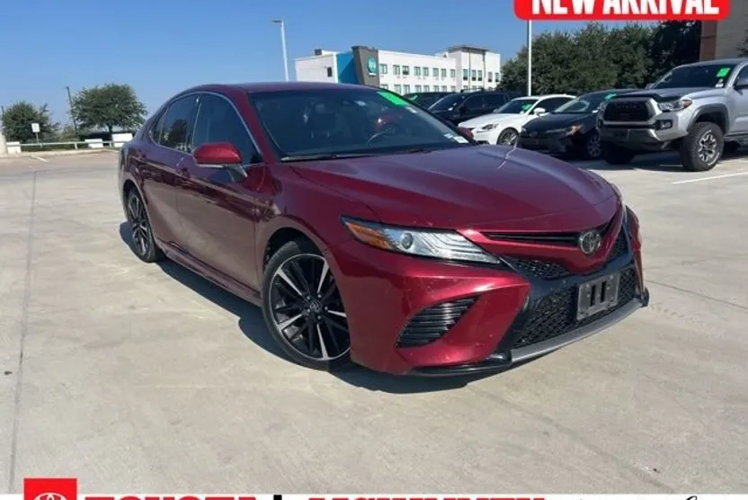 2018 Toyota Camry XSE photo 1