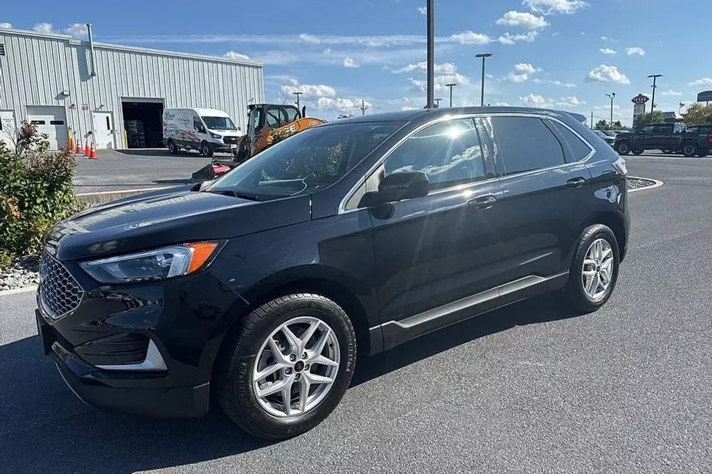 2024 Ford Edge SEL photo 1