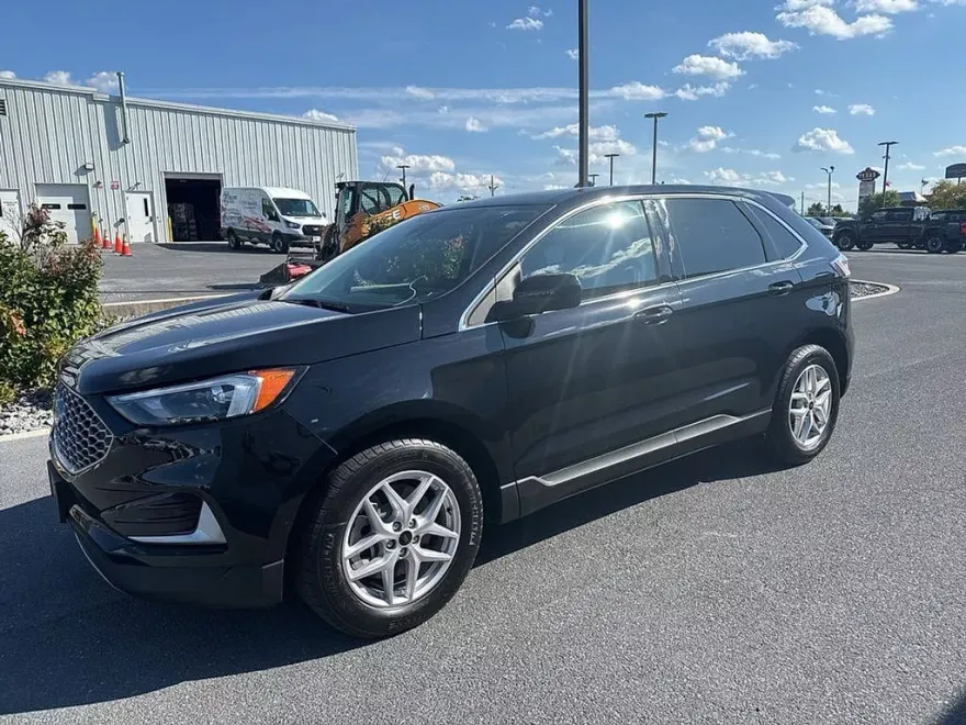 2024 Ford Edge SEL photo 1