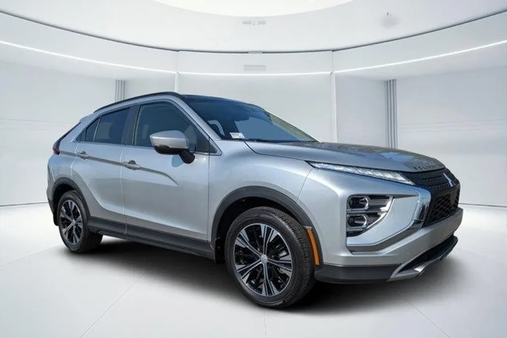 2022 Mitsubishi Eclipse Cross SE photo 1